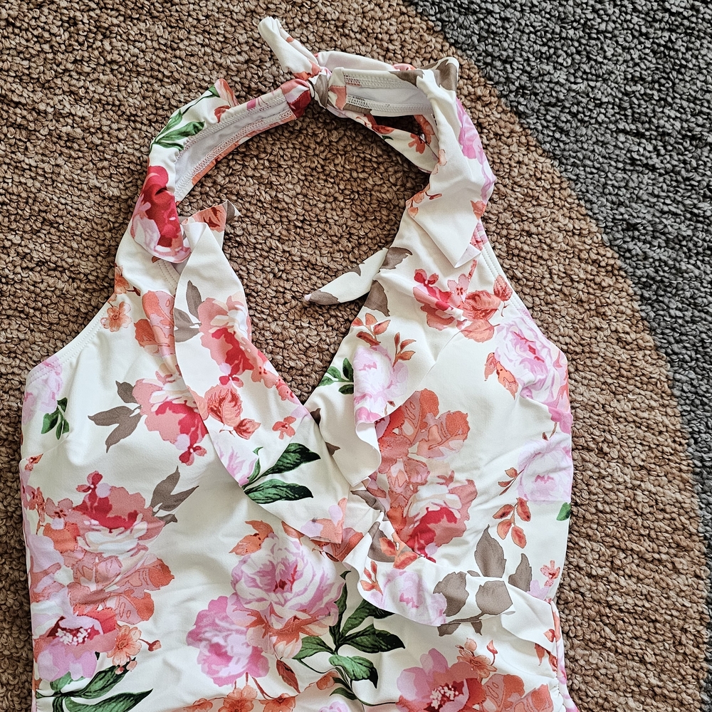 Cupshe Floral Swimsuit - Soft Bloom Halterneck One-Piece Tummy Control - Picture 2 of 5